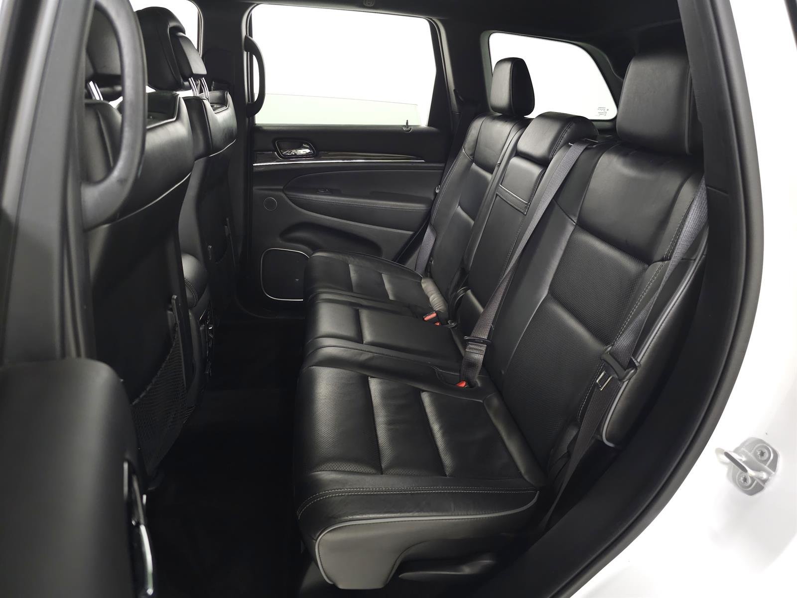Used 2019 White Jeep Overland image 33