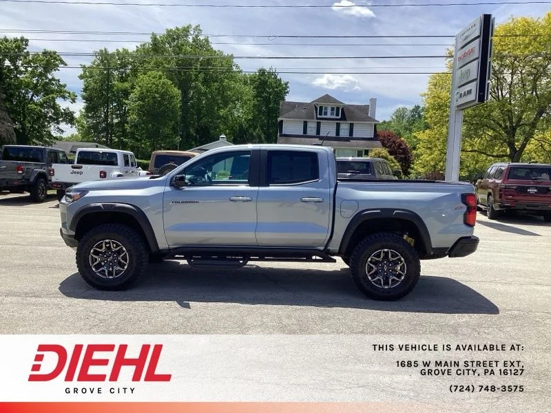 Used 2025 Gray Chevrolet ZR2 image 4