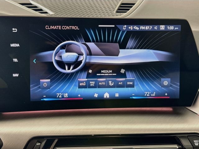 New 2026 White Metallic BMW xDrive28i image 16
