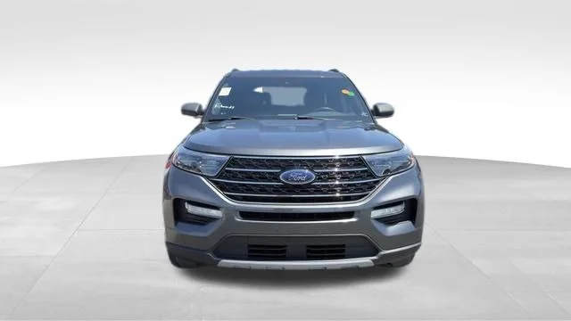 Used 2020 Gray Ford XLT image 2