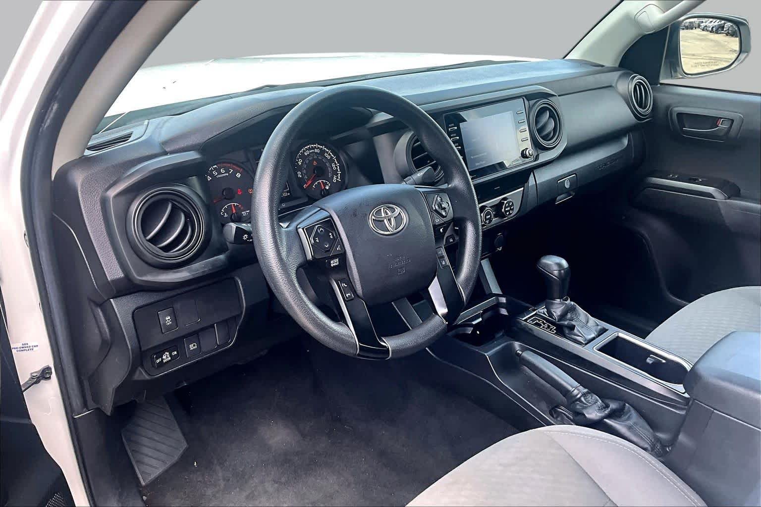 Used 2022 White Toyota SR image 17