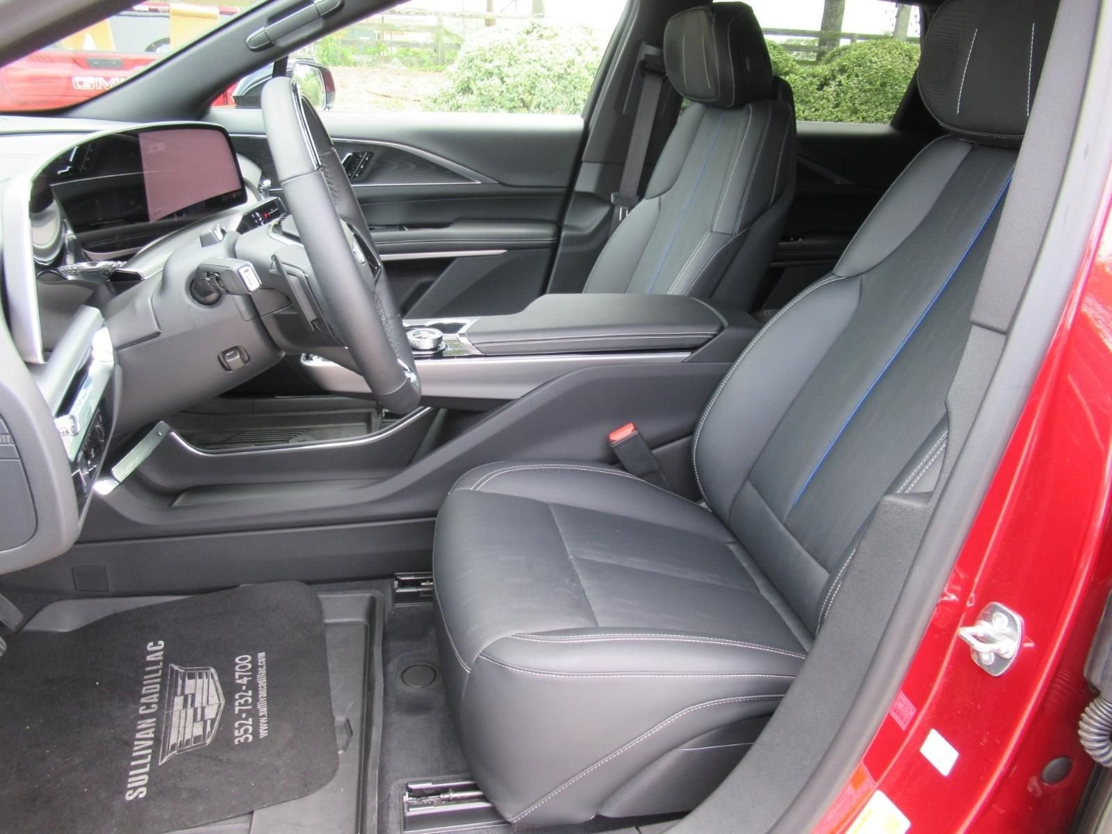 Used 2025 Red Cadillac Luxury image 20