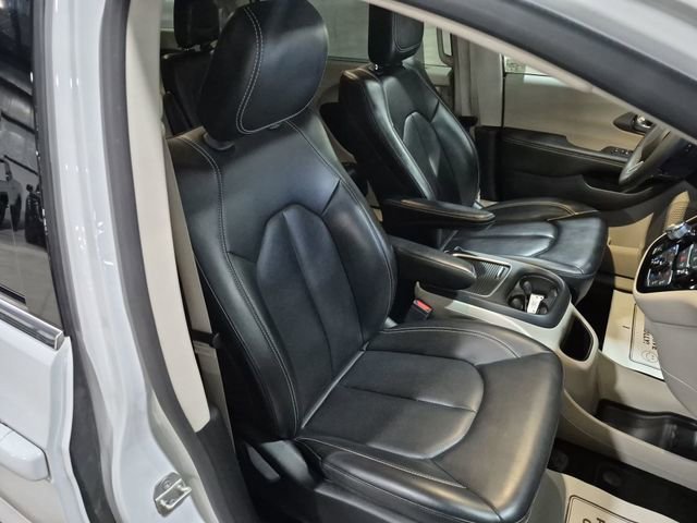 Used 2023 Bright White Clearcoat Chrysler Touring L image 26