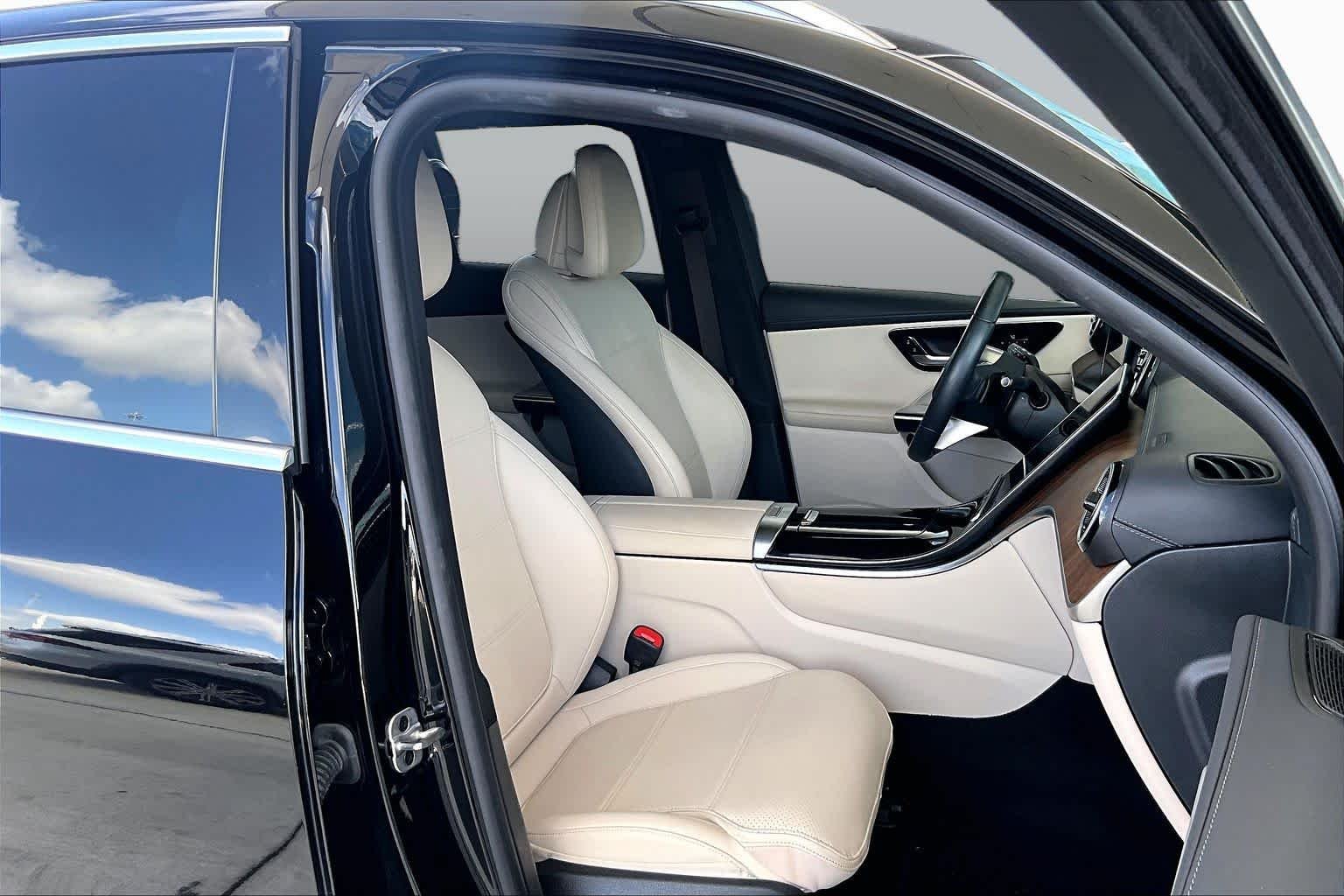 Used 2024 Black Mercedes-Benz GLC 300 image 9