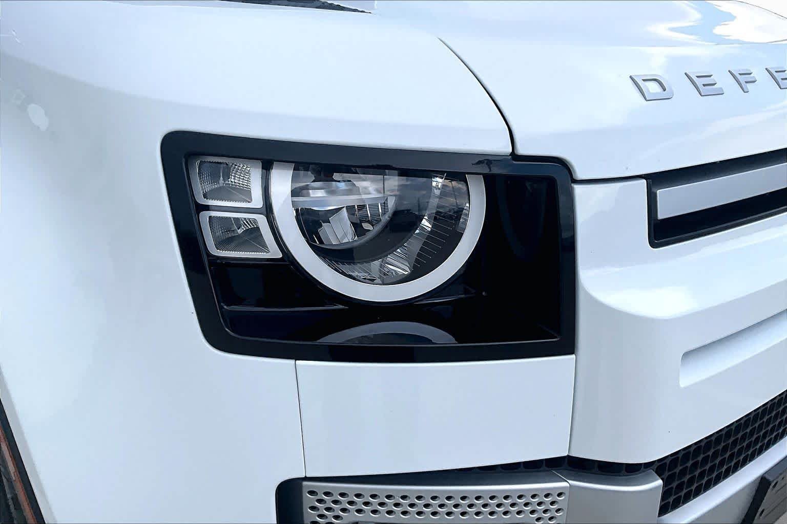 Used 2023 Fuji White Land Rover S image 26