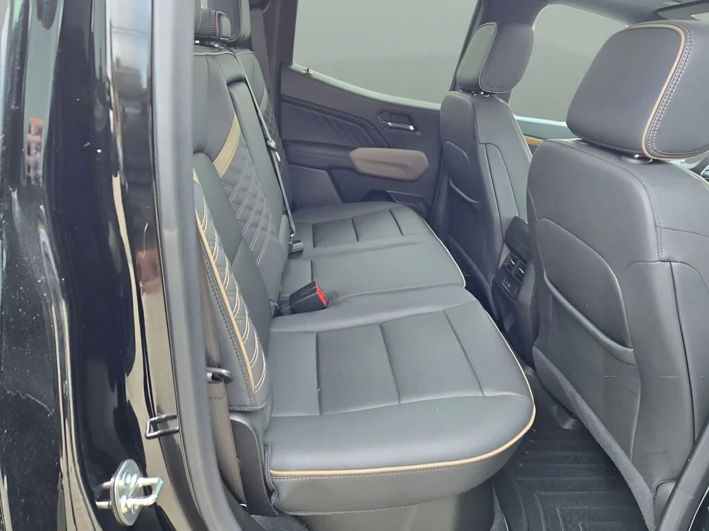 Used 2024 Onyx Black GMC Denali image 26