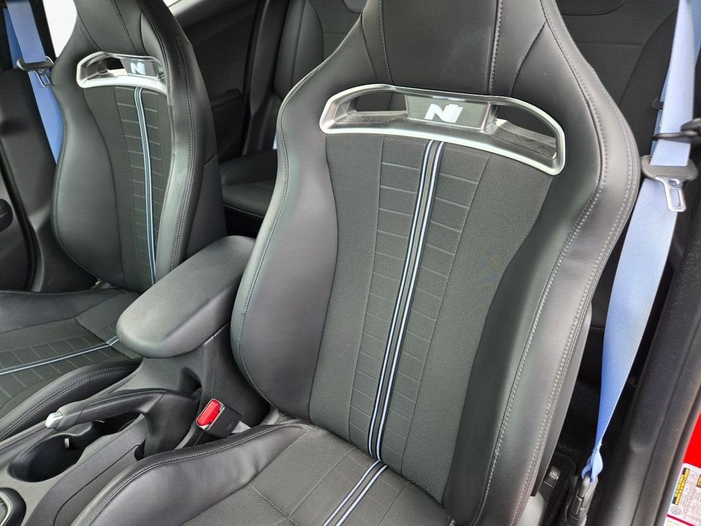 2022 Hyundai Veloster N - Photo 17