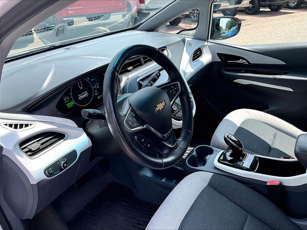 Used 2017 White Chevrolet LT image 8
