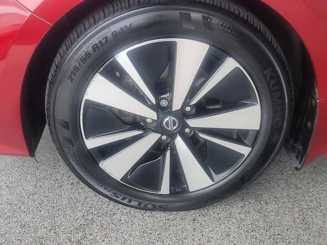 Used 2020 Red Nissan 2.5 SV image 6