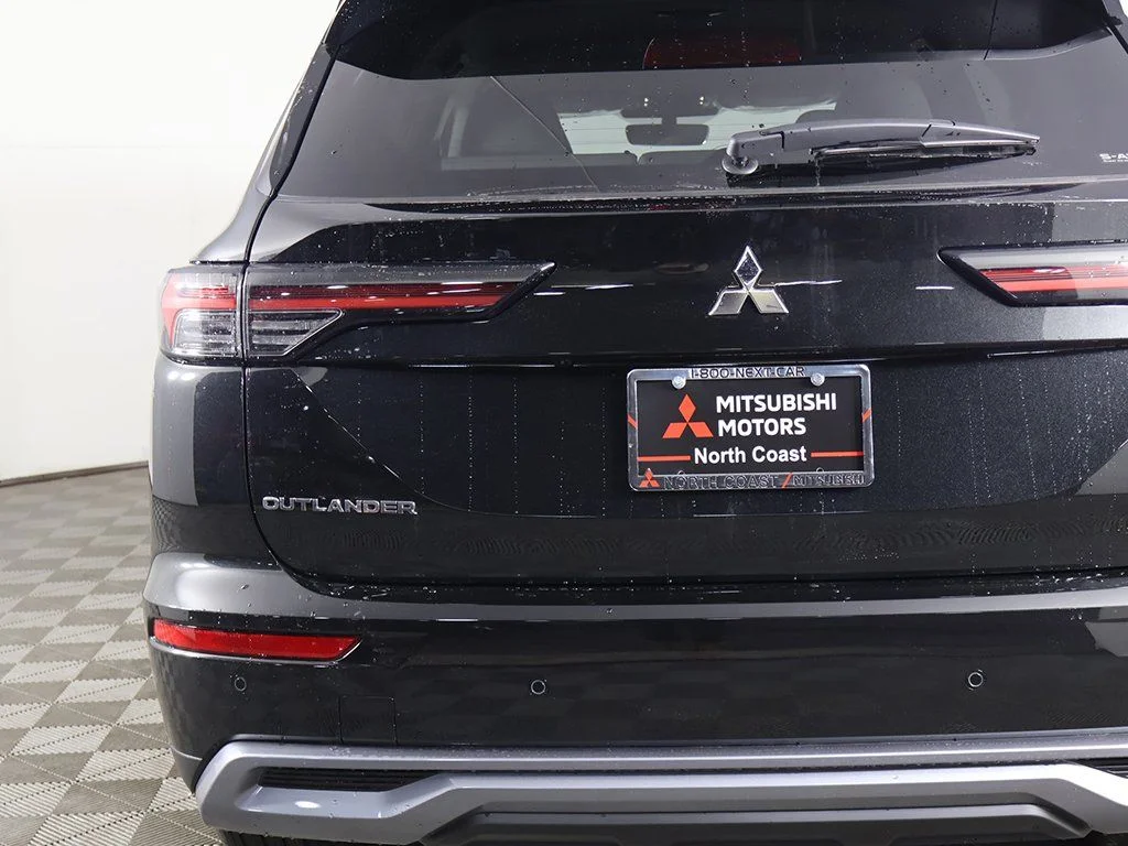 New 2026 Black Mitsubishi SE 1.5T S-AWC image 16