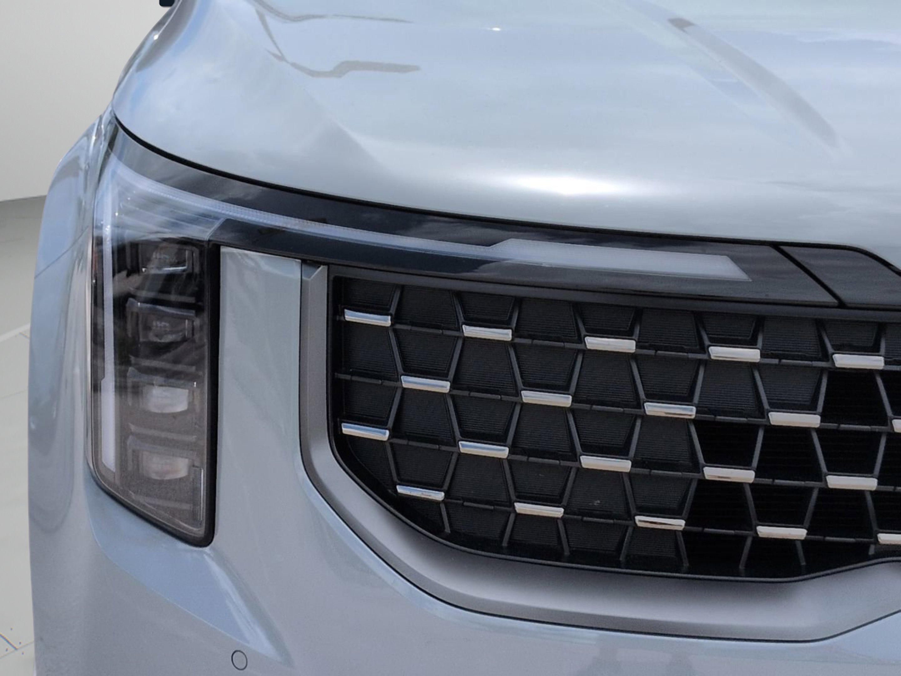 New 2026 Ceramic Silver Kia SX Prestige image 37