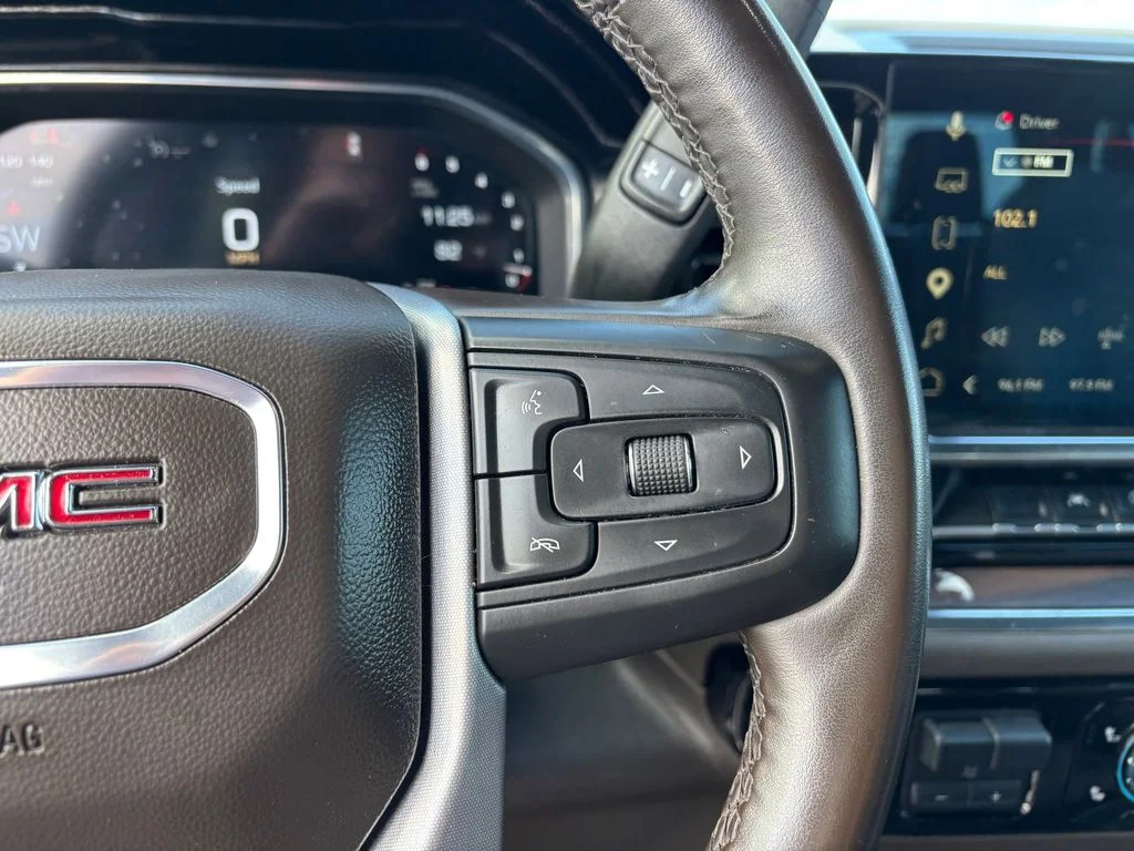 Used 2025 White GMC SLT image 15