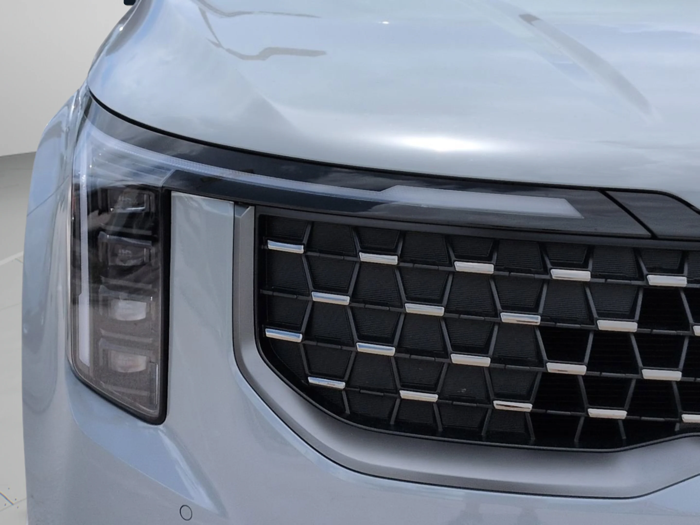 New 2026 Ceramic Silver Kia SX Prestige image 37