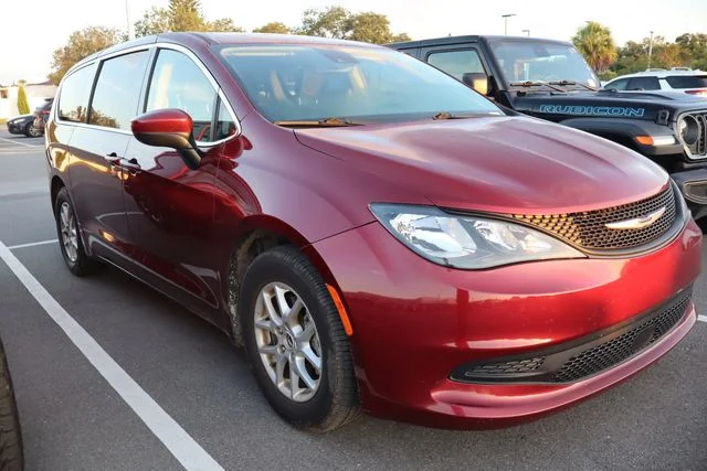 Used 2023 Velvet Chrysler LX image 1
