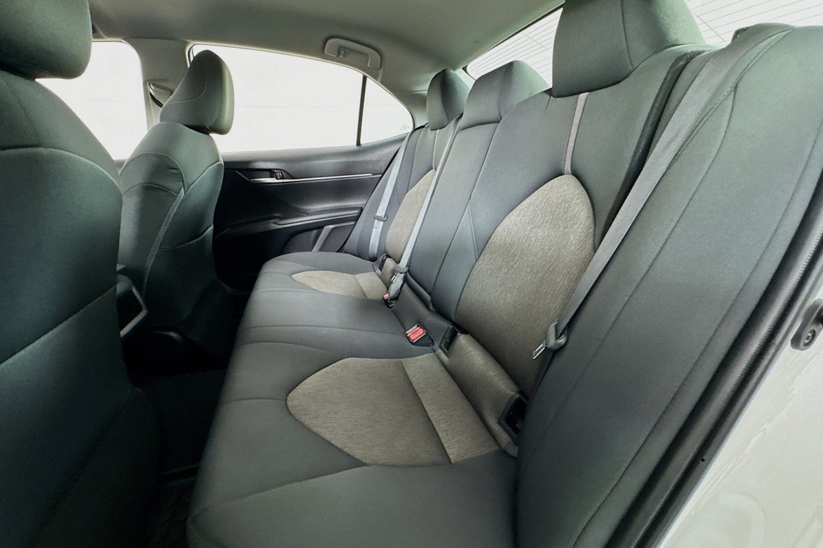 Used 2023 Ice Cap Toyota LE image 7