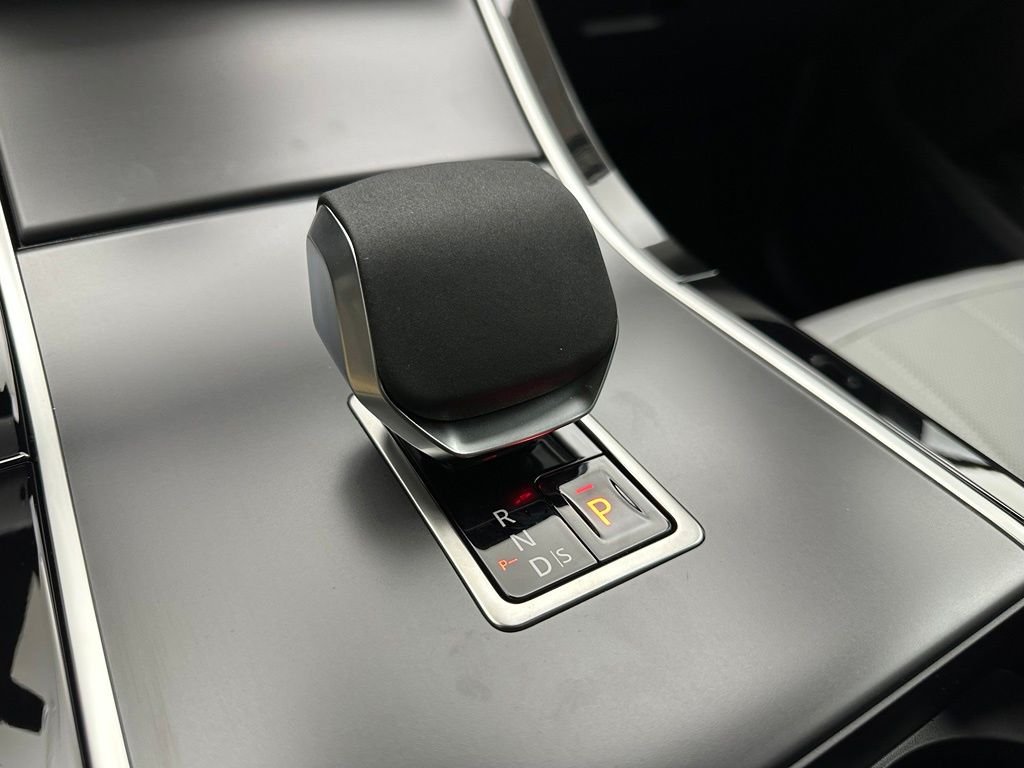 New 2026 Arroios Grey Metallic Land Rover S image 12