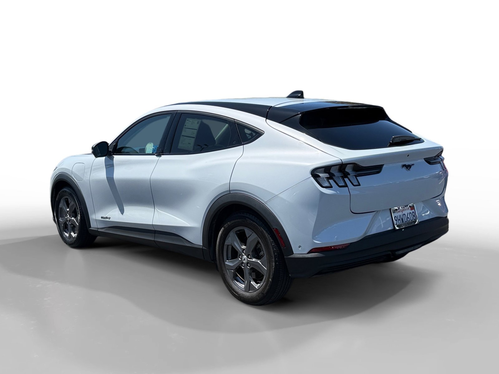 Used 2023 White Metallic Ford Select image 3