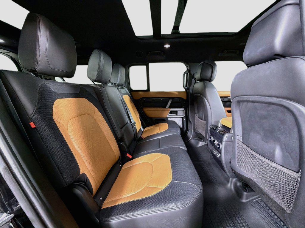 Certified Used 2024 Black Land Rover X-Dynamic SE image 29