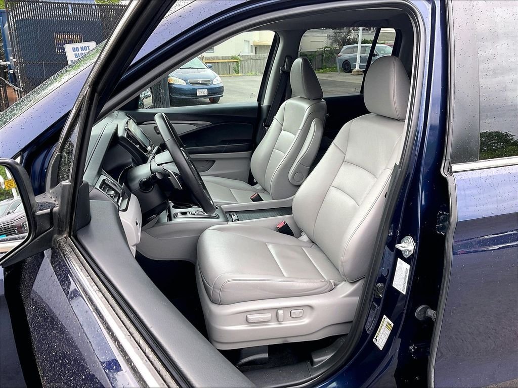 Used 2023 Blue Honda RTL image 10