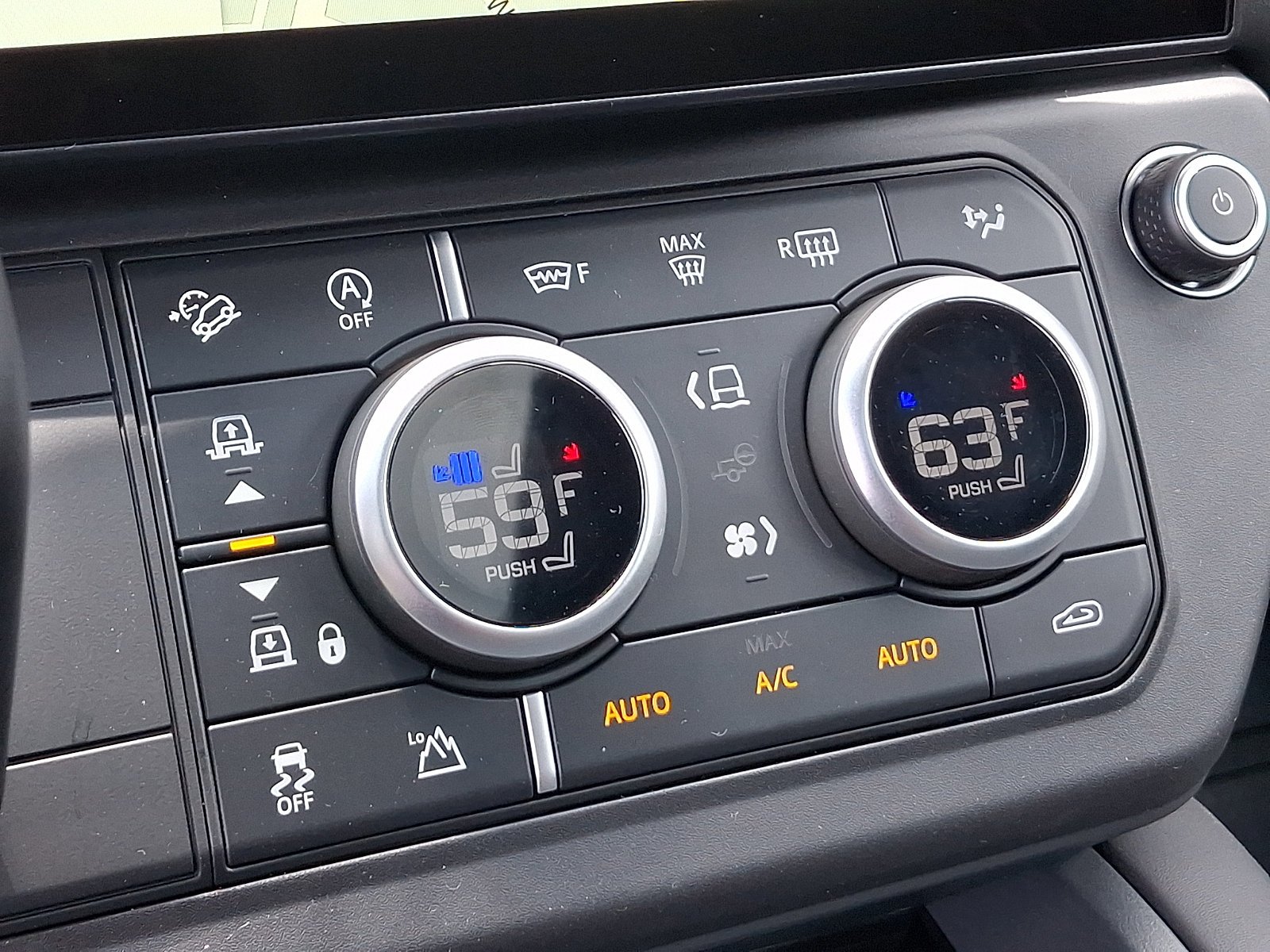 New 2026 Santorini Black Land Rover X-Dynamic SE image 12