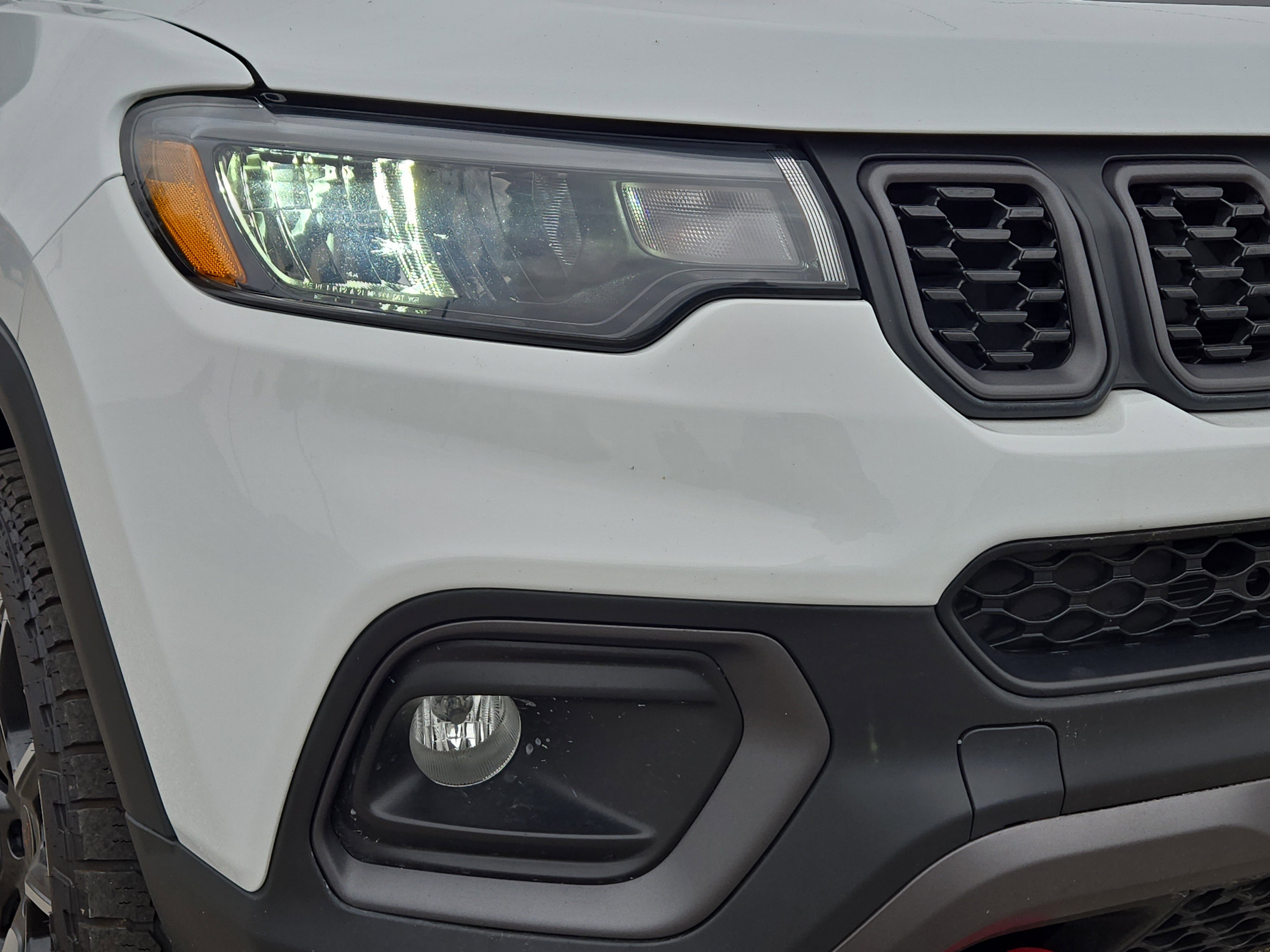 Certified Used 2025 Bright White Clearcoat Jeep Trailhawk image 3