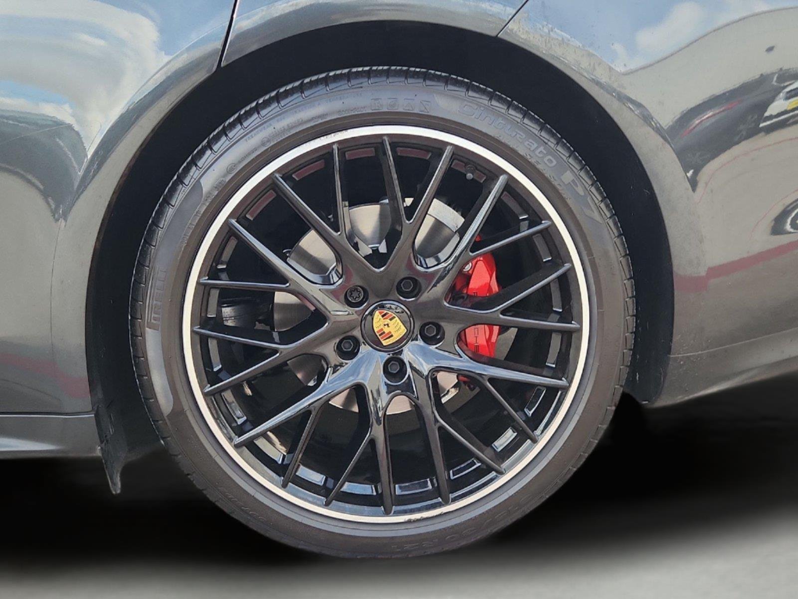 2023 Porsche Panamera photo 33 of 34