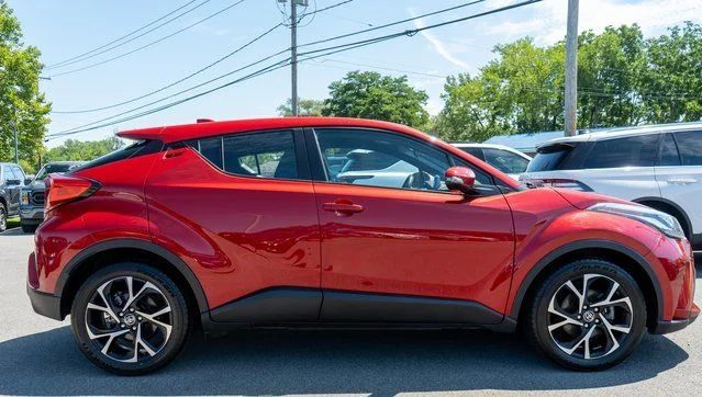 Used 2022 Red Toyota XLE image 5