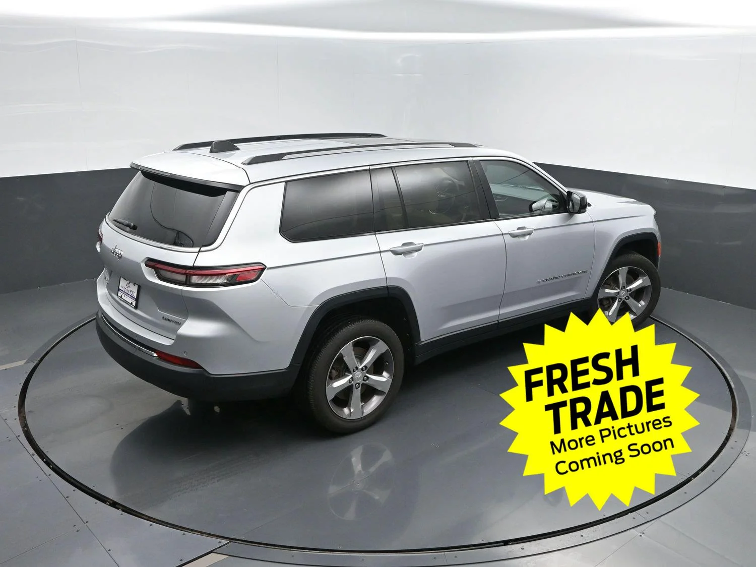 Used 2022 Silver Zynith Jeep Limited image 44
