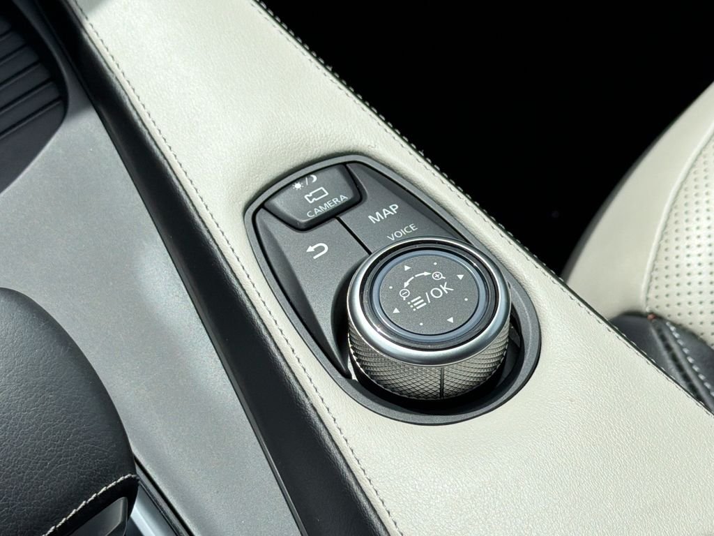Used 2023 Gray INFINITI SENSORY image 28