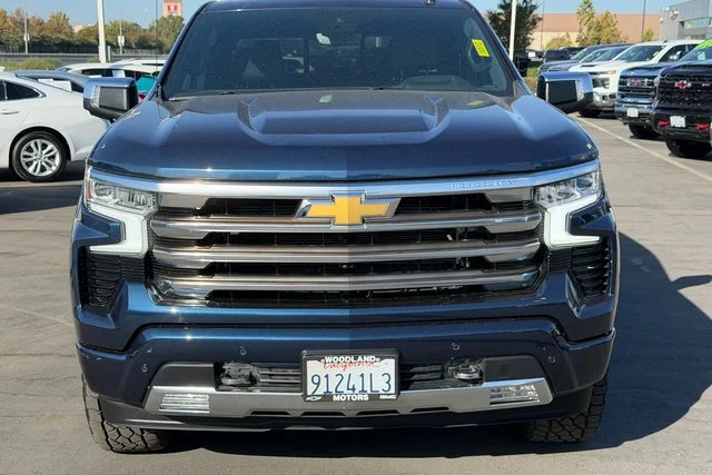 Used 2022 NORTHSKY BLUE METALLIC Chevrolet High Country image 3