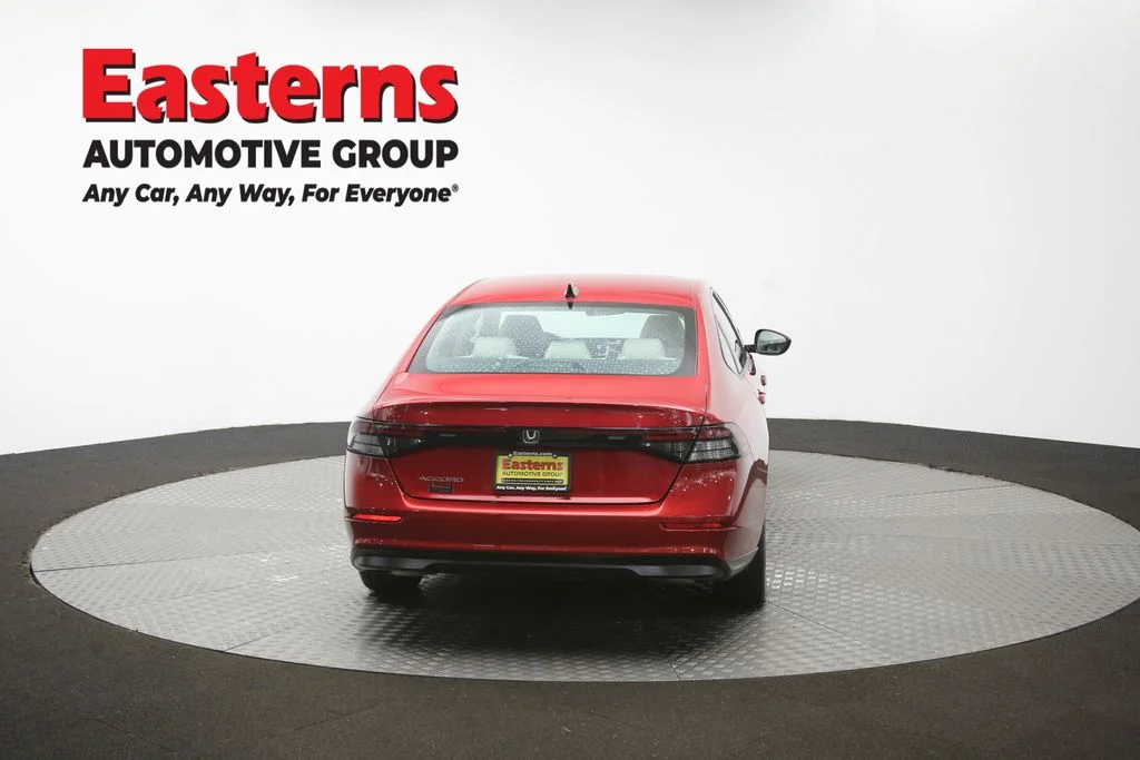 Used 2025 Red Honda SE image 37