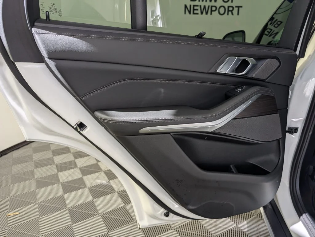 Used 2026 Alpine White BMW xDrive40i image 19