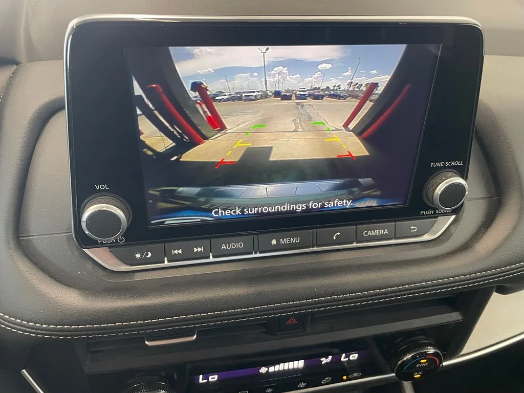 Used 2024 Gray Nissan SV image 8