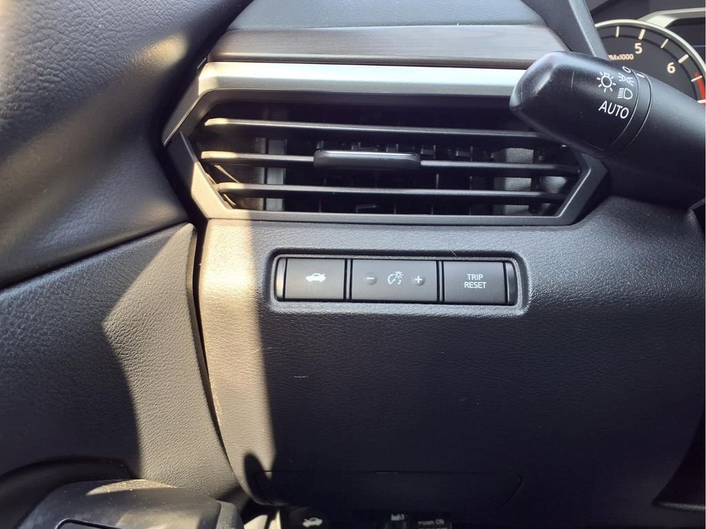 Used 2025 Silver Nissan 2.5 SV image 18