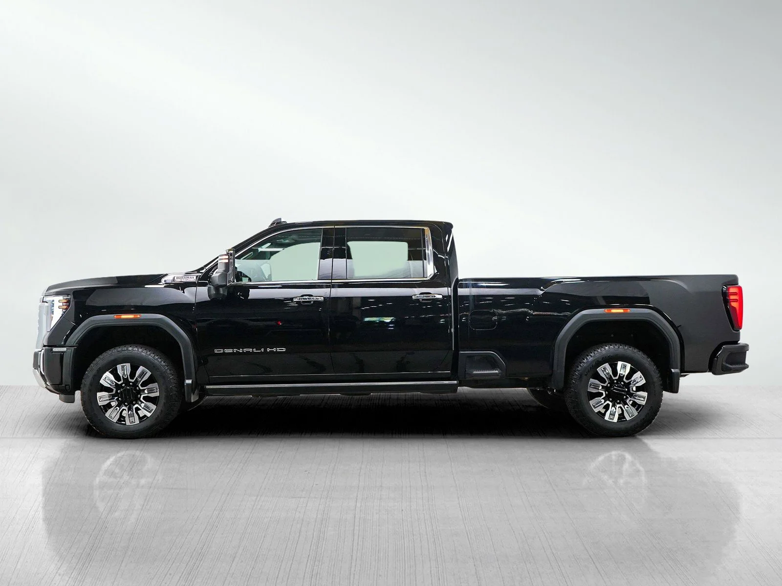 Used 2025 GMC Sierra 2500HD Denali with VIN 1GT1UREY3SF271307 for sale in Roseville, Minnesota