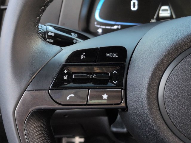 Used 2025 Gray Hyundai SEL Sport image 20