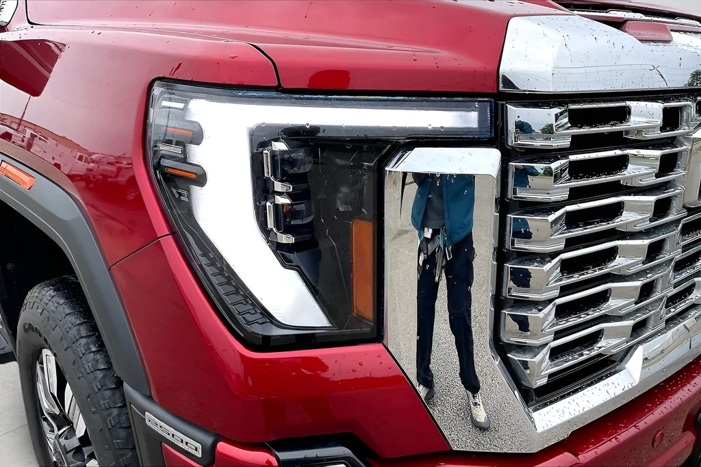 Used 2024 Red GMC Denali image 32