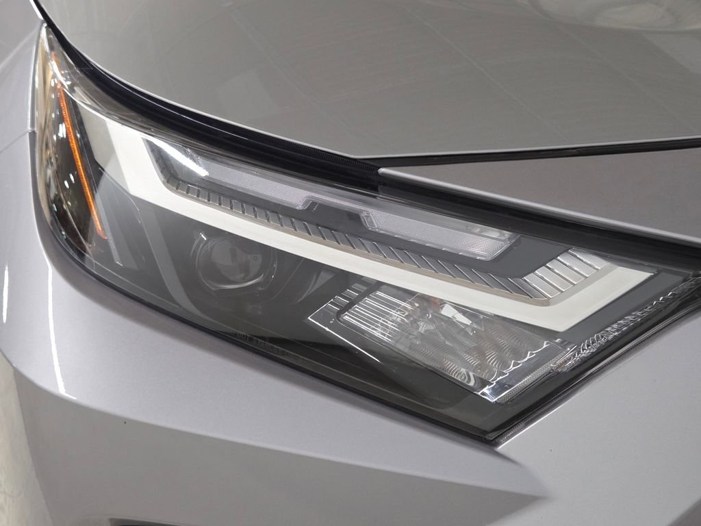 Used 2023 Silver Toyota XLE image 14