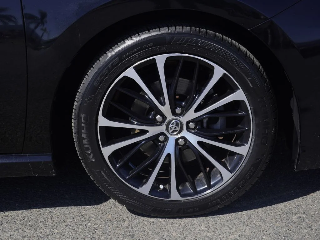 Used 2019 Black Toyota SE image 9