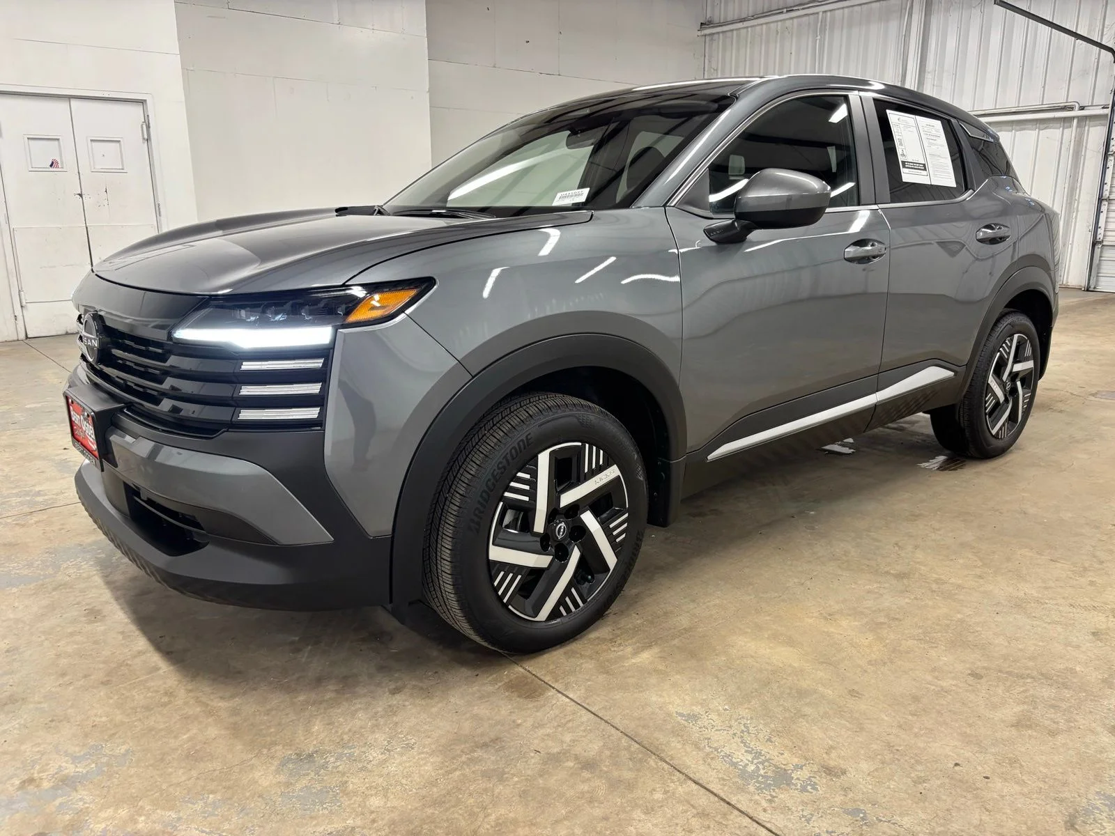 Used 2025 Gray Nissan SV image 3