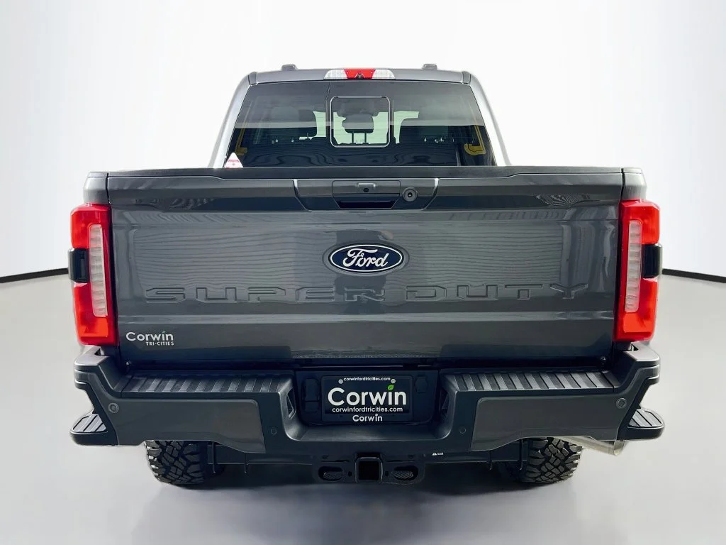 New 2027 Carbonized Gray Metallic Ford XLT image 13