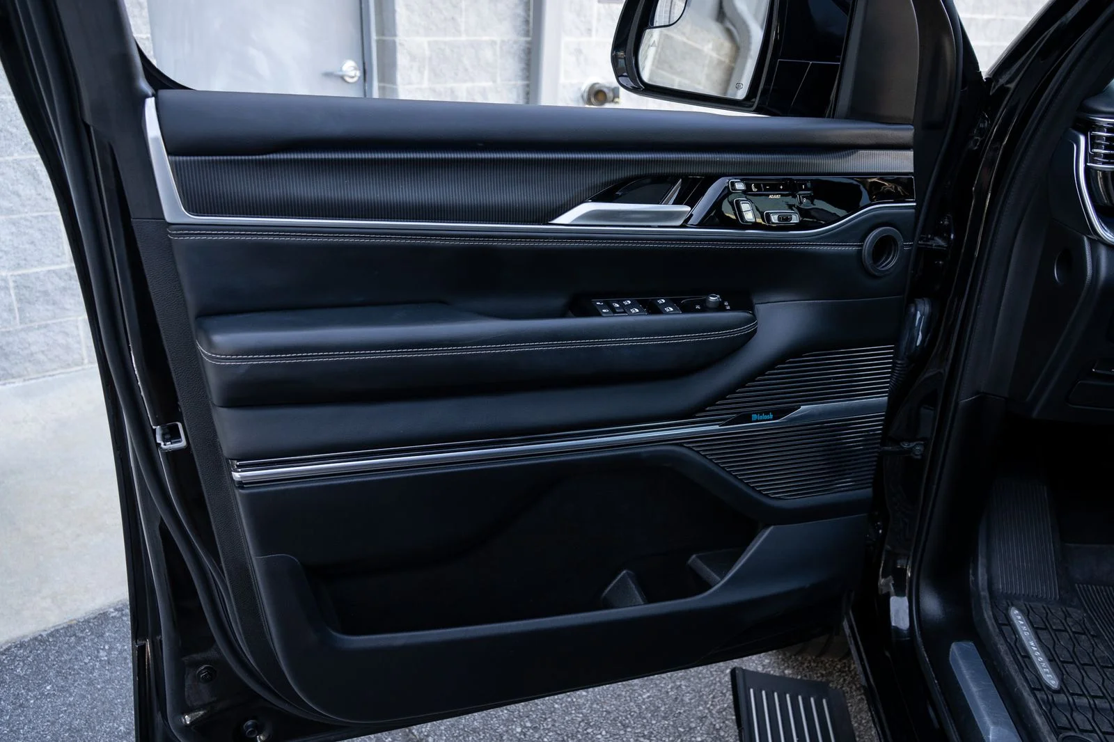 Used 2024 Diamond Black Jeep Series II image 30