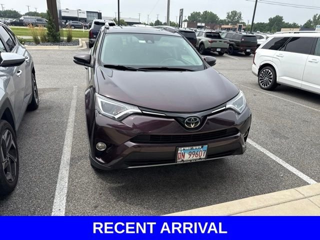 Used 2018 Black Toyota XLE image 3