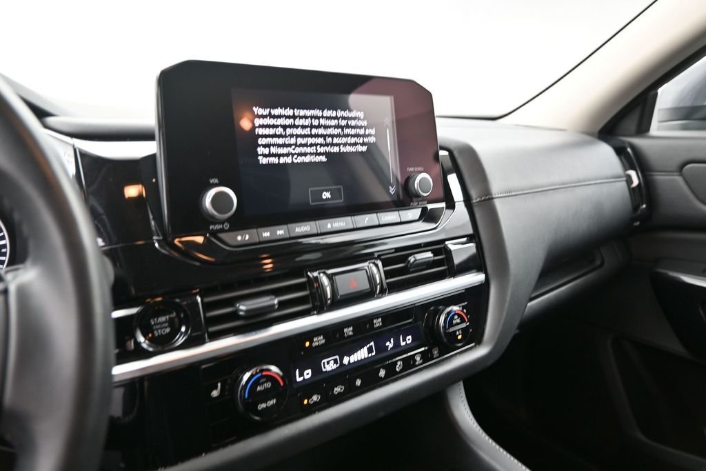 Used 2025 Gray Nissan SV image 23