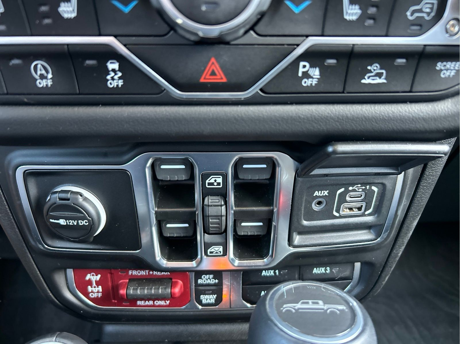 Used 2025 White Jeep Rubicon image 32