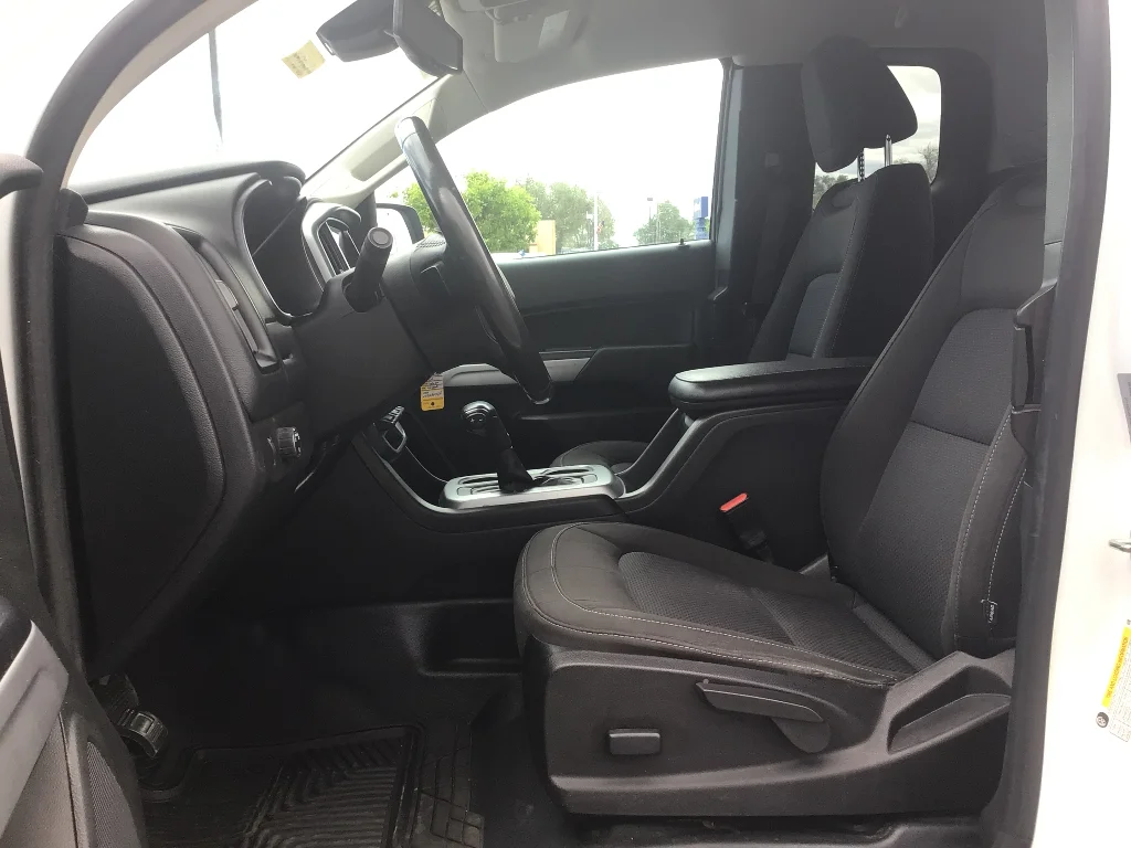 Used 2021 SUMMIT WHITE Chevrolet 2WD LT image 9