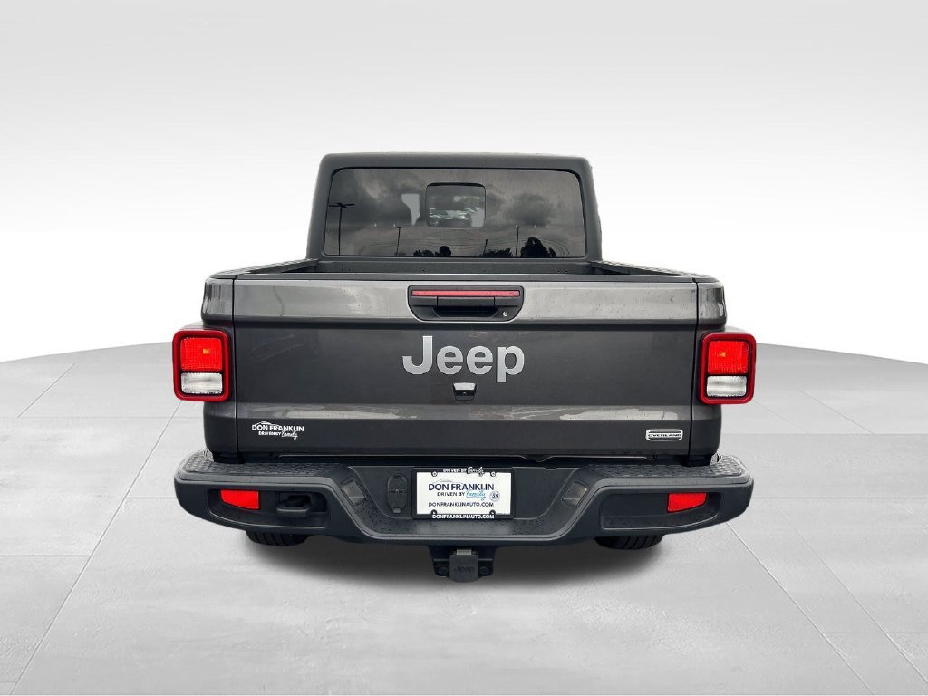 Used 2022 Gray Jeep Overland image 4