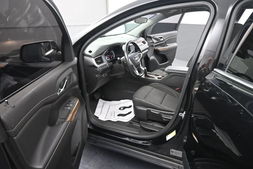Used 2019 Black GMC SLE-1 image 41