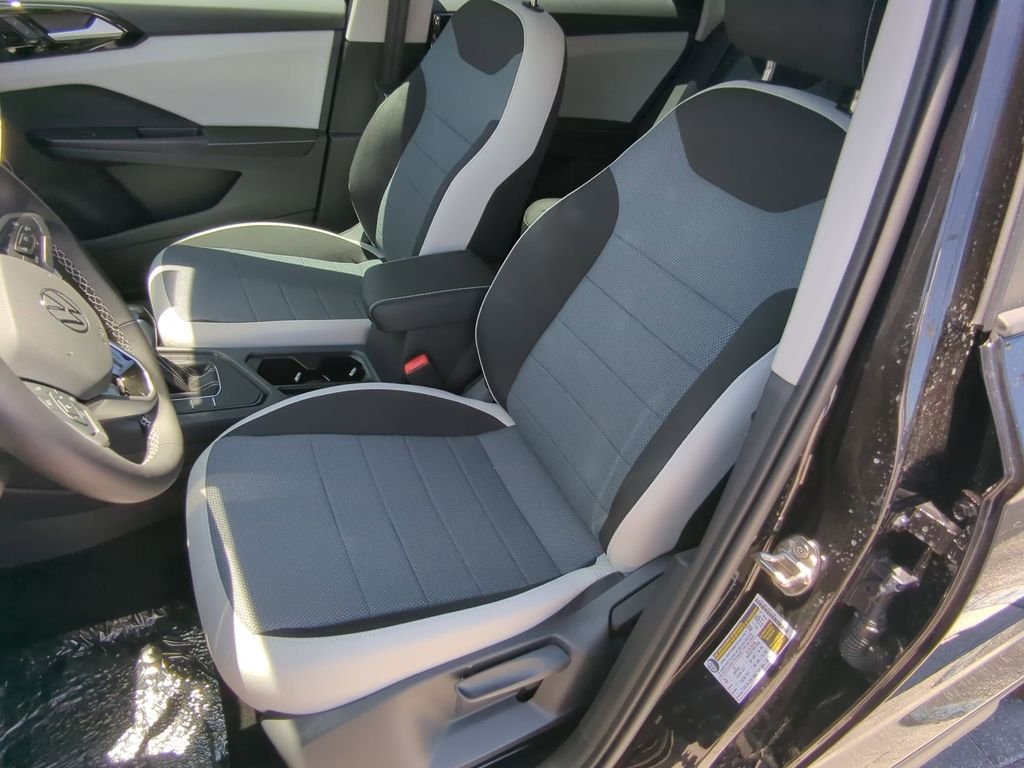 New 2026 Black Volkswagen 1.5T S image 18