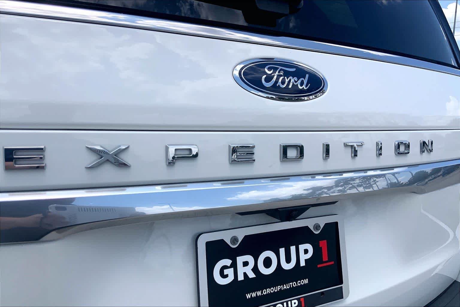 Used 2024 Star White Metallic Tri-Coat Ford Platinum image 10